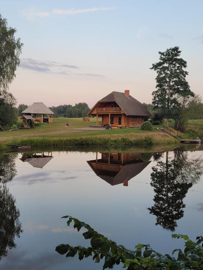 Brivdienu Maja Ar Pirti "Strautkalni" Ieriki Exterior photo