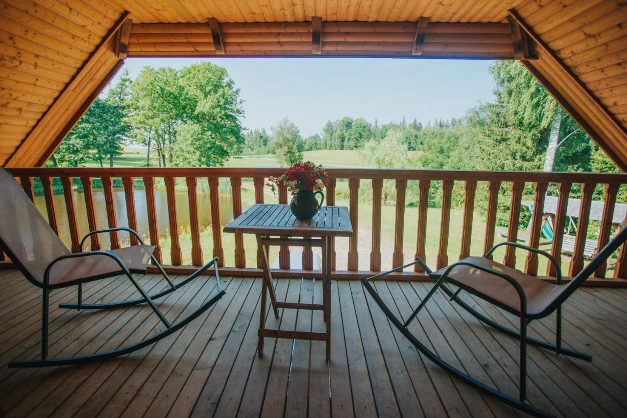 Brivdienu Maja Ar Pirti "Strautkalni" Ieriki Exterior photo