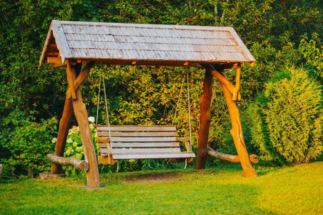Brivdienu Maja Ar Pirti "Strautkalni" Ieriki Exterior photo
