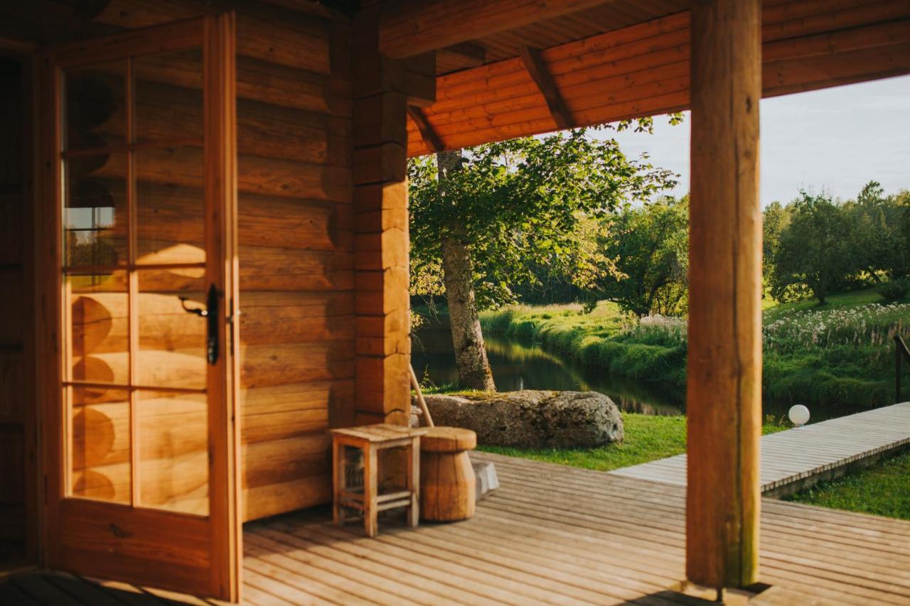 Brivdienu Maja Ar Pirti "Strautkalni" Ieriki Exterior photo