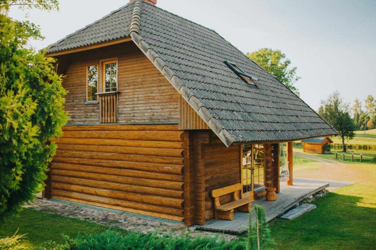 Brivdienu Maja Ar Pirti "Strautkalni" Ieriki Exterior photo