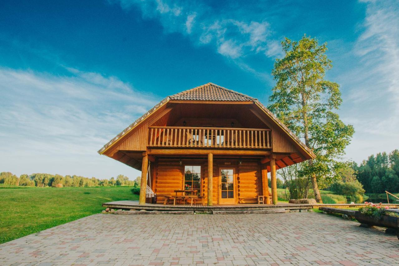 Brivdienu Maja Ar Pirti "Strautkalni" Ieriki Exterior photo